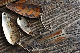 how to clean old fishing lures
