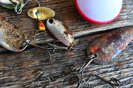 how to clean old fishing lures